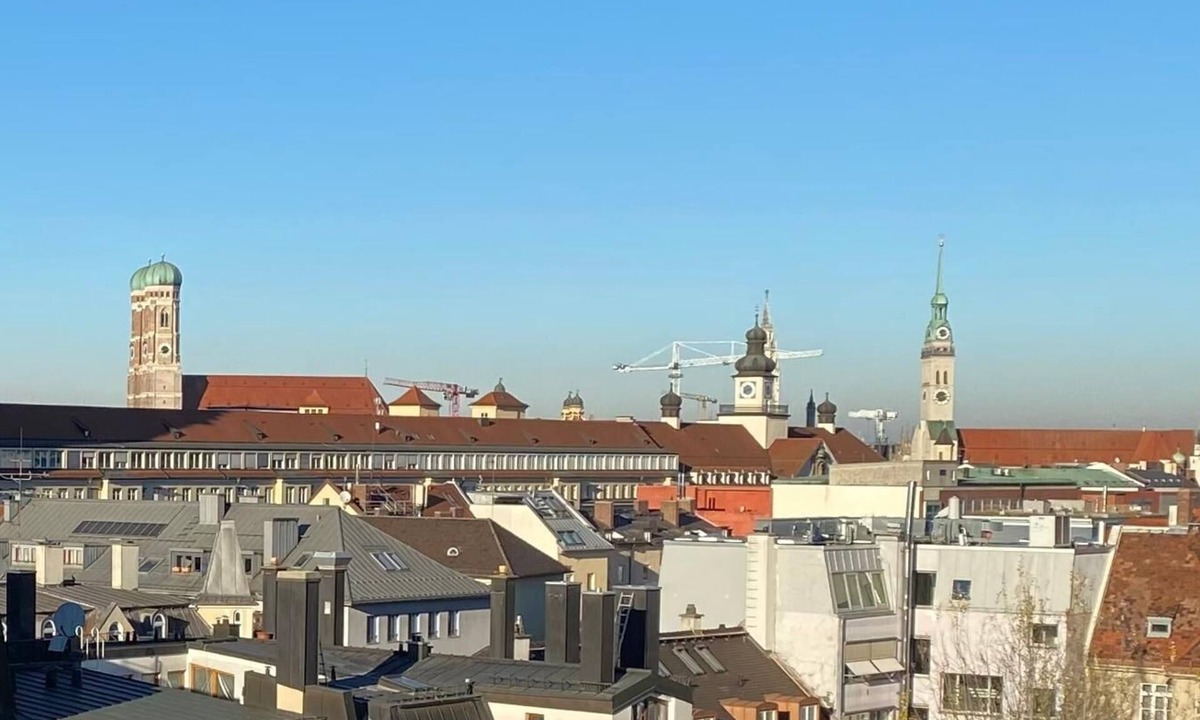 Ludwigsvorstadt-Isarvorstadt Apartment | Munich Best Location - Top Floor Apartment - Great Views