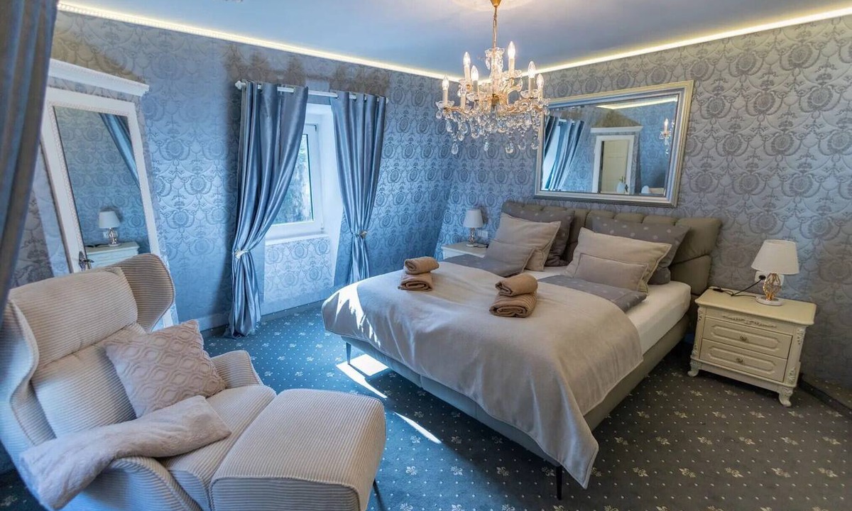 Bad Urach Apartment | Nachtigall Apartment at Schlössle Seeburg – Stylish Comfort in the Swabian Jura