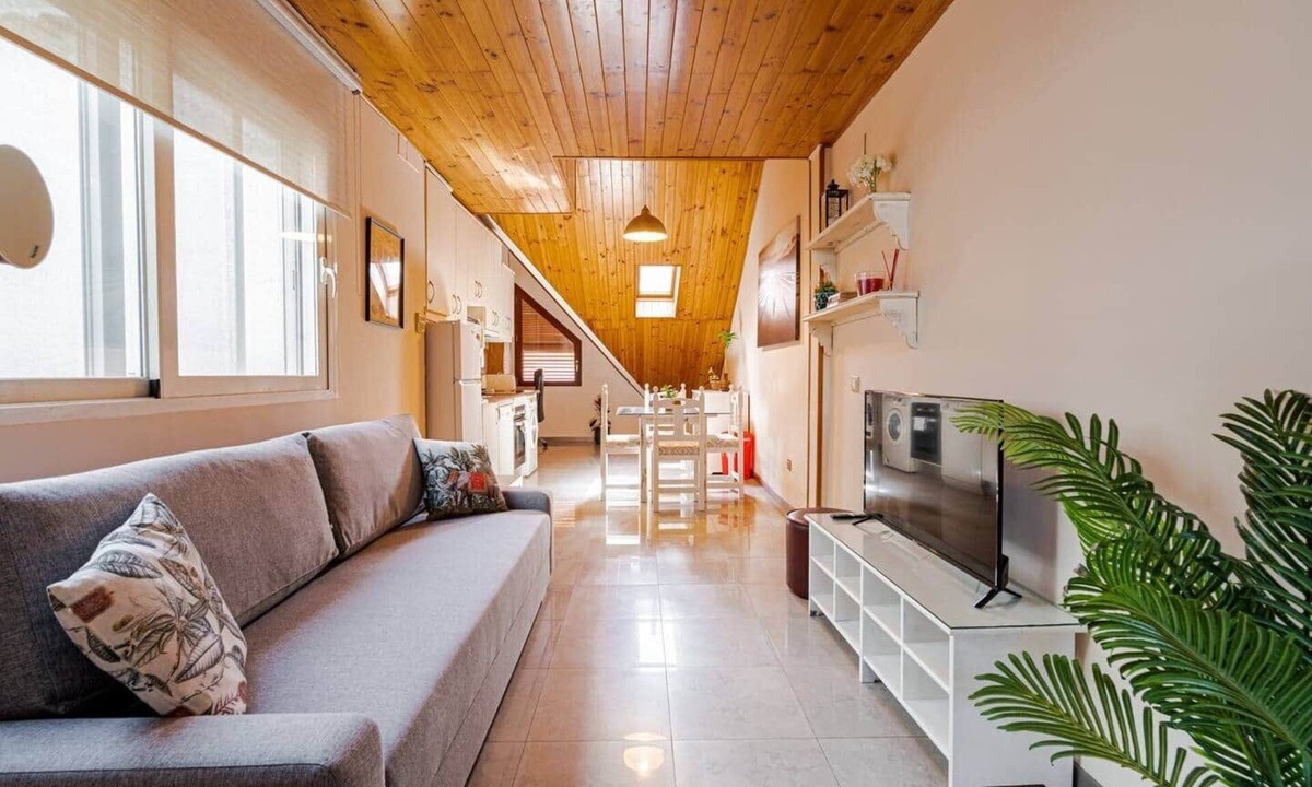 Prosperidad Apartment | Natural Light