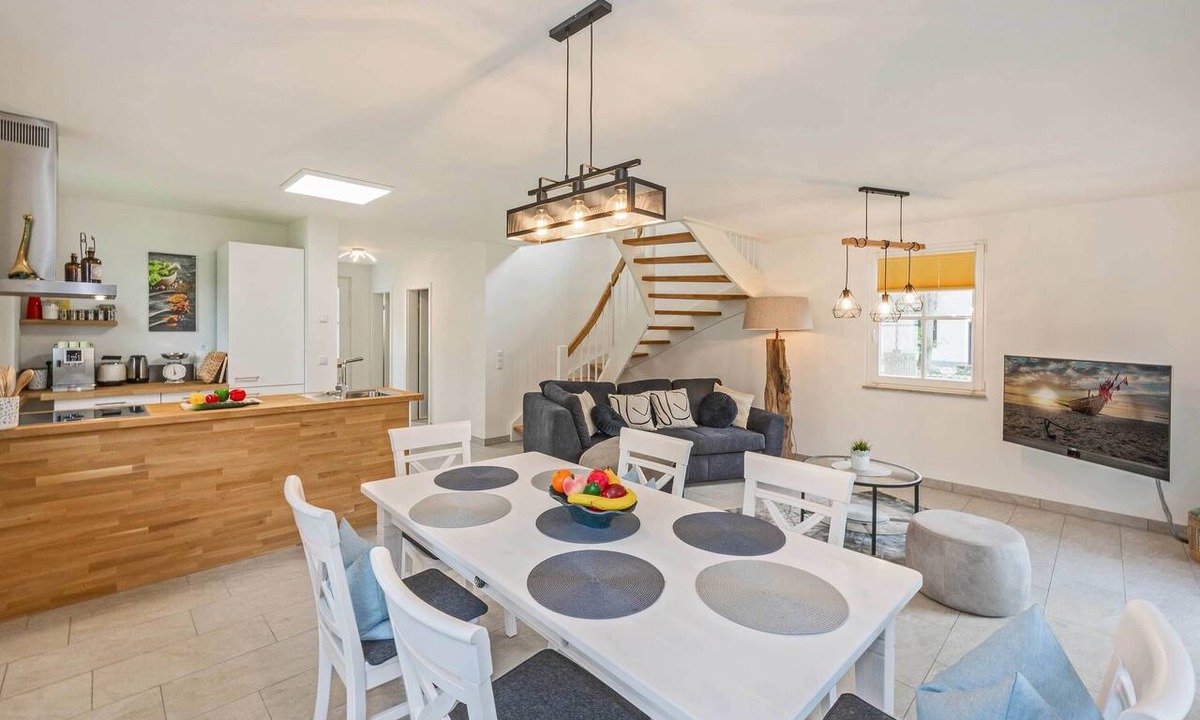 Zirchow House | Neu Errichtetes Ferienhaus in Ruhiger Wohngegend mit Parkplatz, Sauna und Wlan