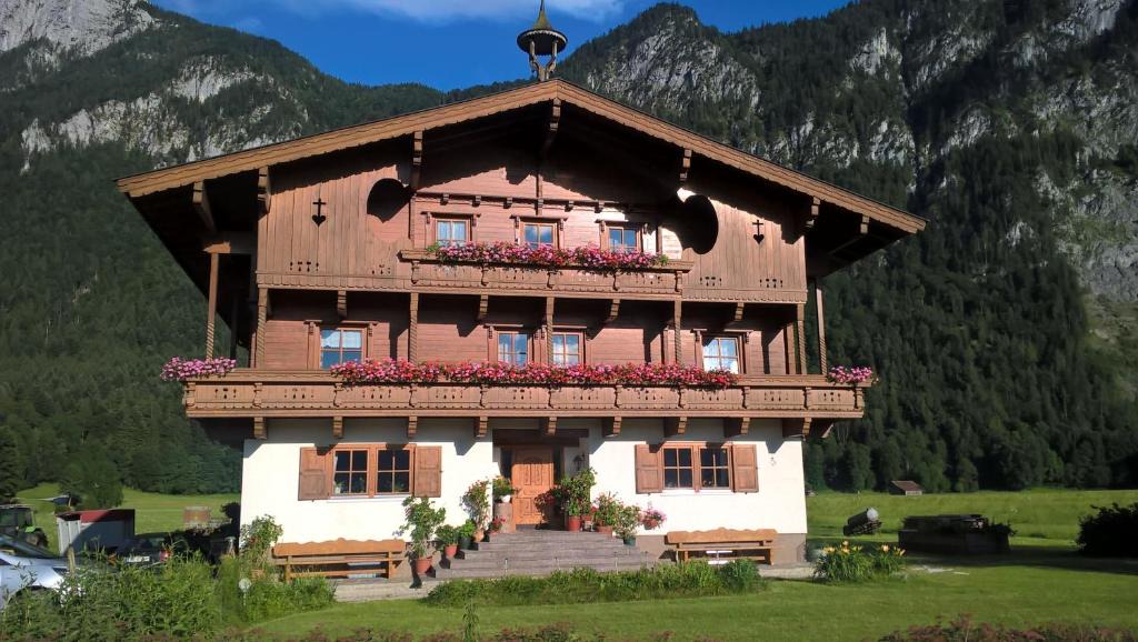 Ebbs Apartment | Neuschwendterhof