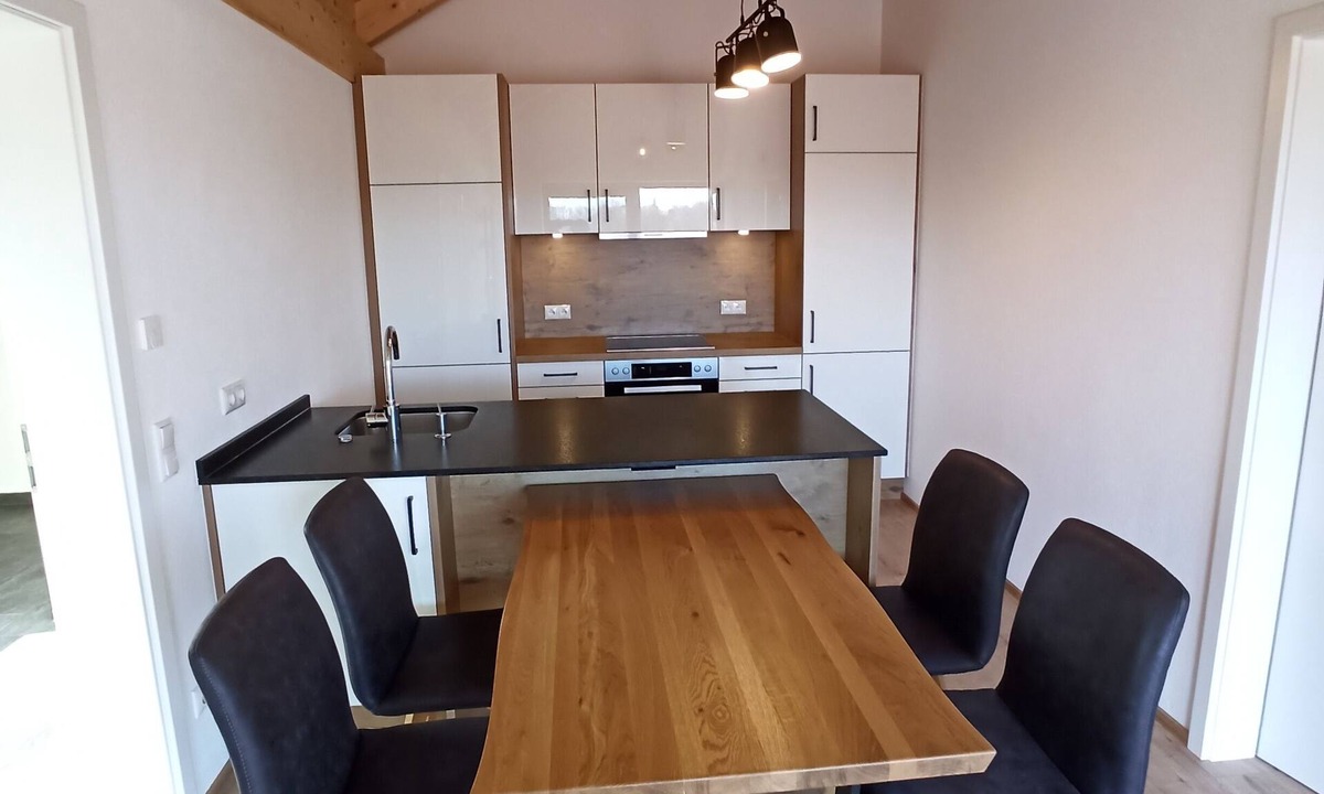 Teisendorf Apartment | New vacation apartment with mountain views