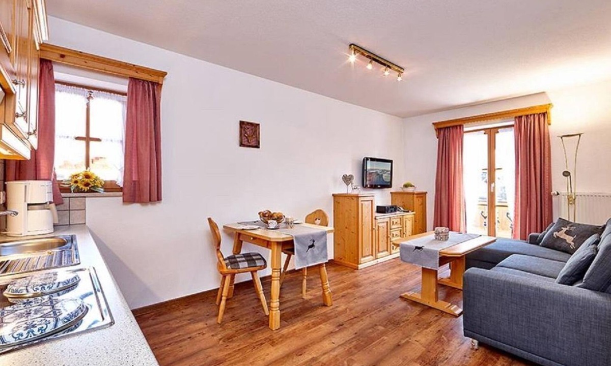 Wallgau Apartment | "Nr. 1" apartment, 1 bedroom, shower, WC - Anneliese, guest house