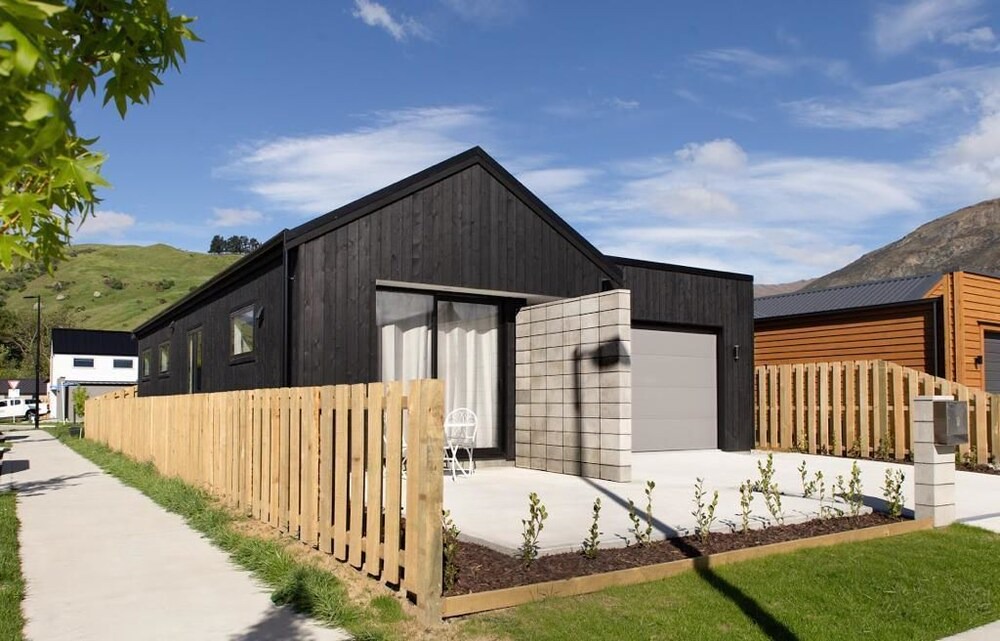 Lake Hayes House | NV Homes