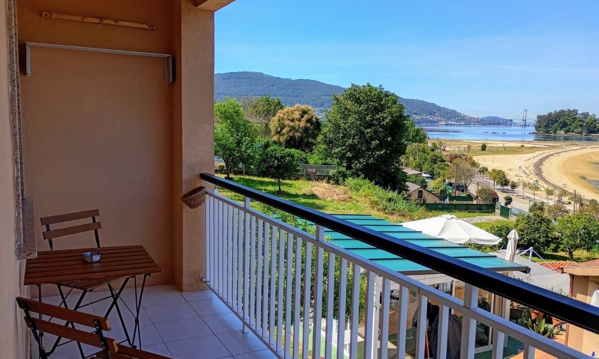 Redondela House | O Regato