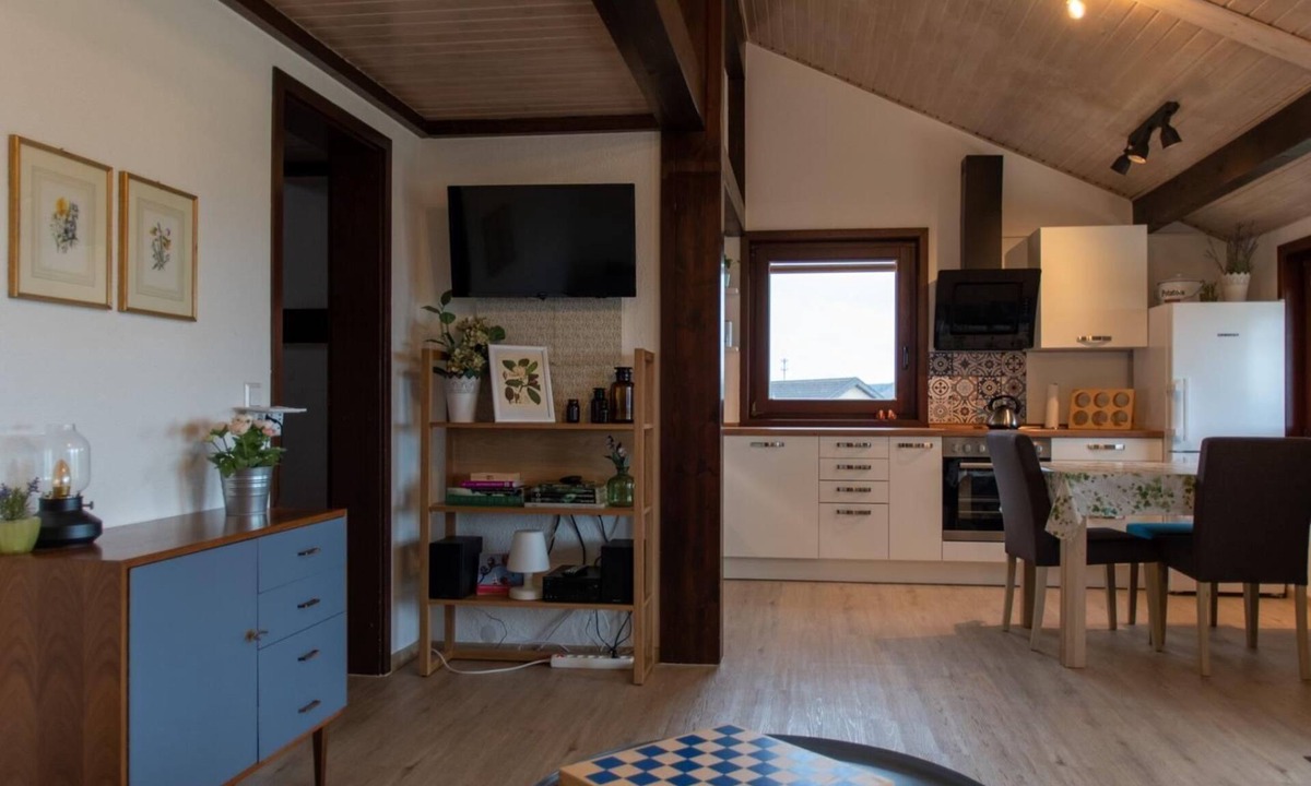 Ofingen Apartment | OFI-73 - Spacious vacation home with private garden (HT) - Feriendorf Öfingen 12