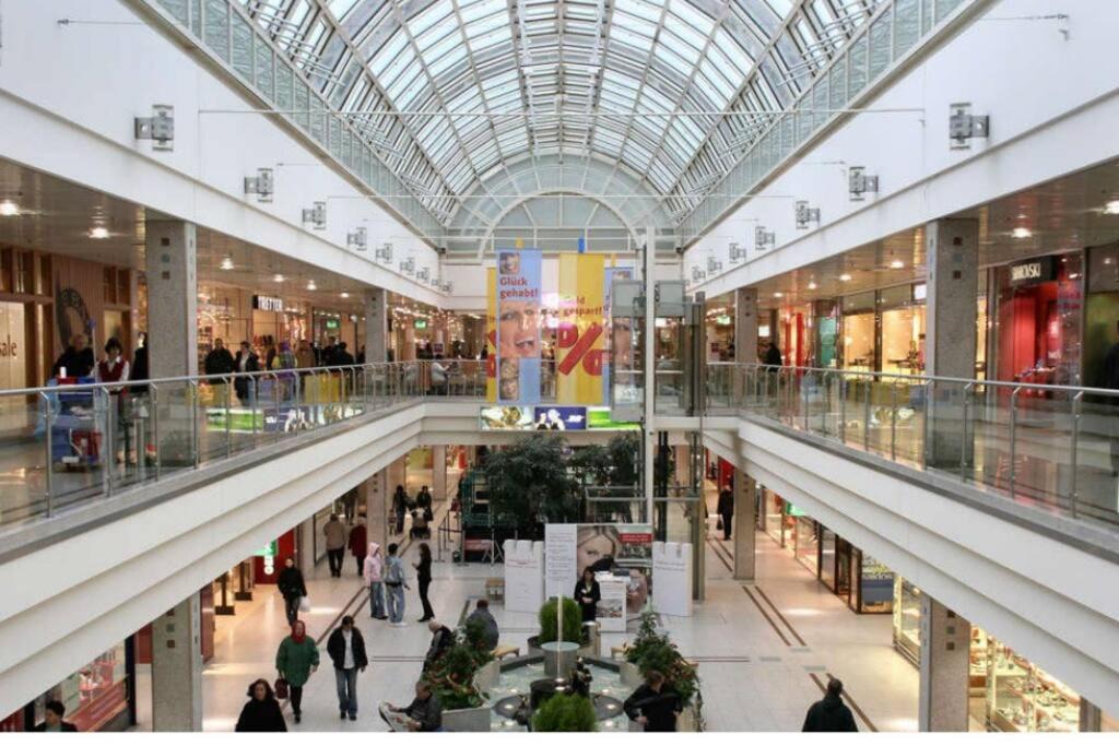 Alt-Moosach Apartment | On top Shopping Mall, 2 metro lines, quiet
