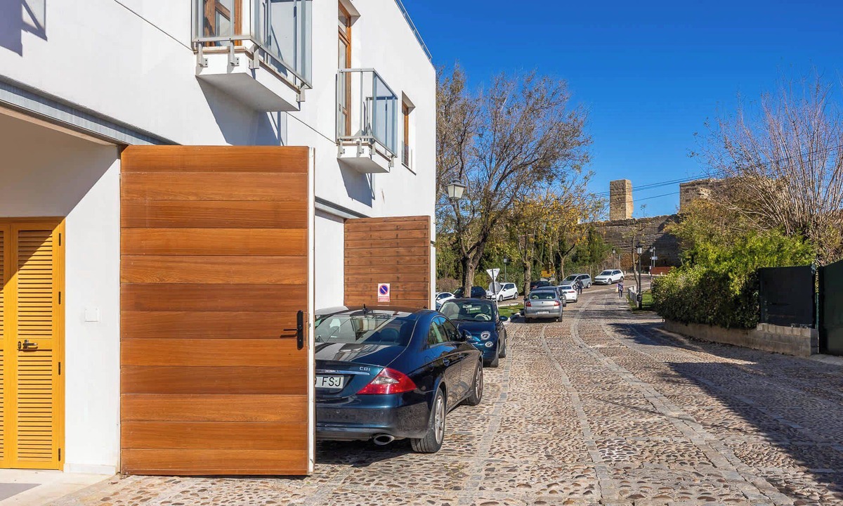 Carmona House | One of 3 identical for 4 can be let together to sleep 12 opposite the Parador de Carmona - Casa Xanadu