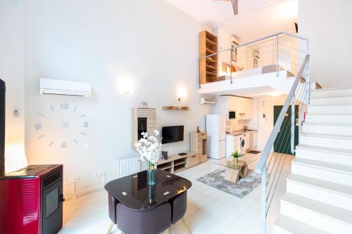 Hortaleza Apartment | Oshun Madrid Norte Seasonal Living Lofts