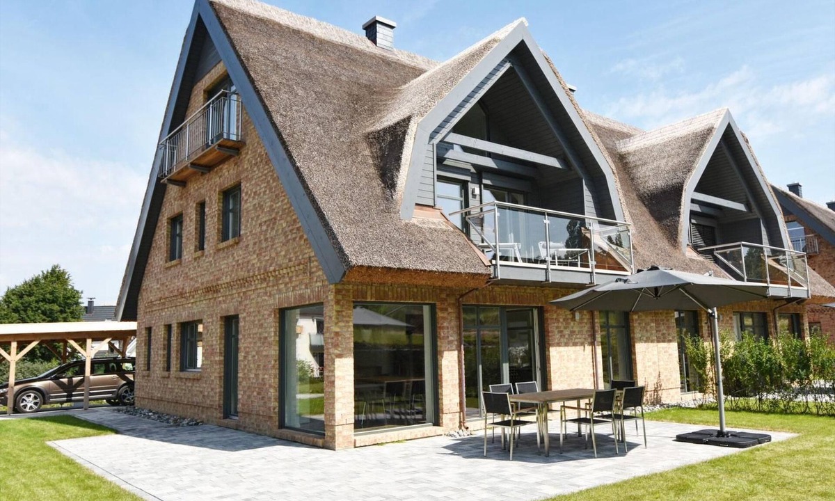 Lobbe House | Ostseefrische in Lobbe by Interhome