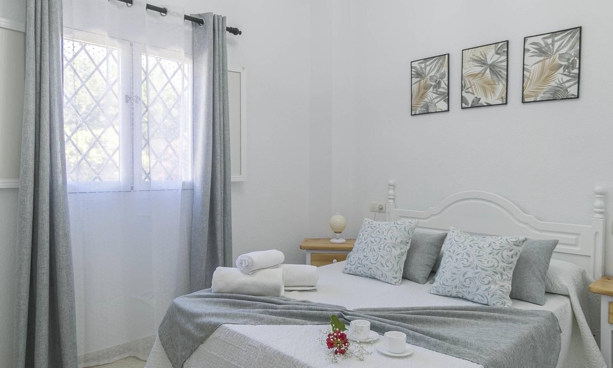 Orgiva Villa | PAMPANEIRA, 2 Bedroom Upstairs House