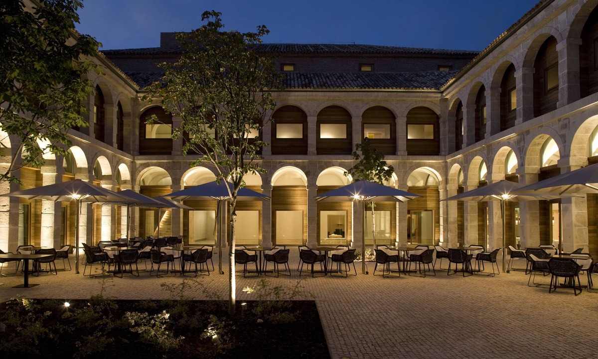 Alcala de Henares Hotel | Parador De Alcala