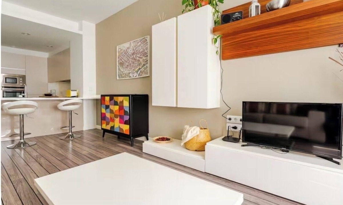Primer Ensanche Apartment | Patio de Gigantes Tourist Apartment