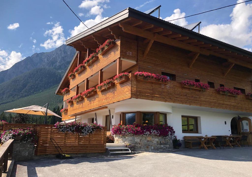 Obsteig House | Pension Aschlandhof