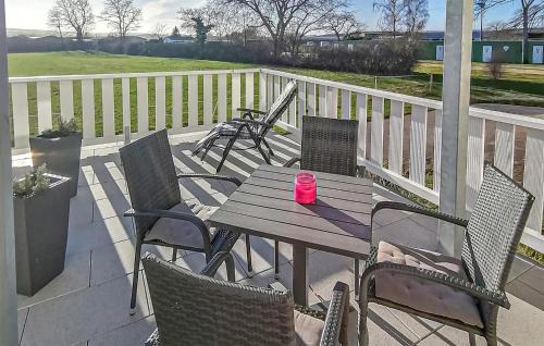 Hohen Wieschendorf Apartment | Pet Friendly Apartment In Hohen Wieschendorf