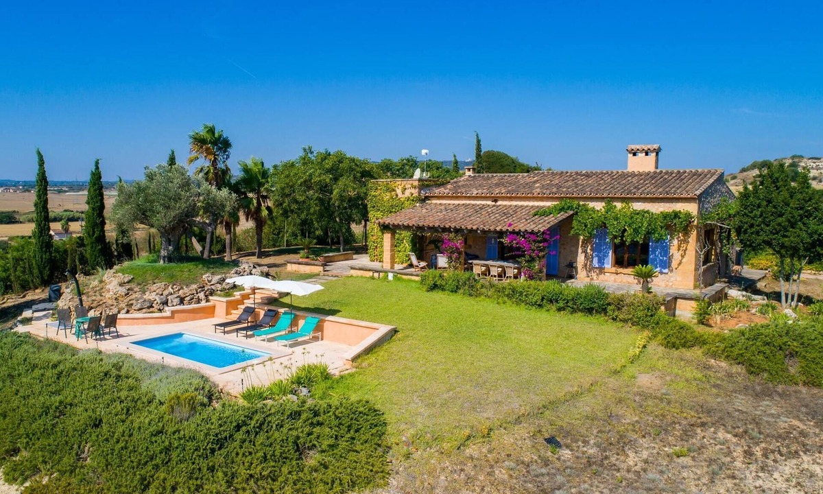 Petra House | Pet friendly home in Petra with private swimming pool, can be inside or outside