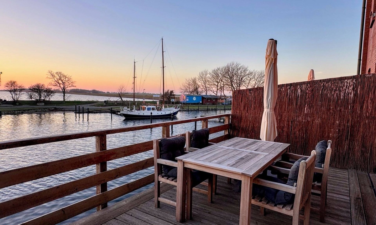 Orth Apartment | Pirate Island-private spa, fireplace, sea view & gym