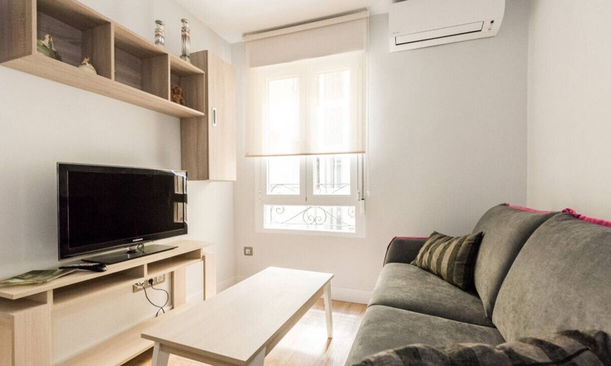 Moncloa - Arguelles Apartment | Plaza de España VI