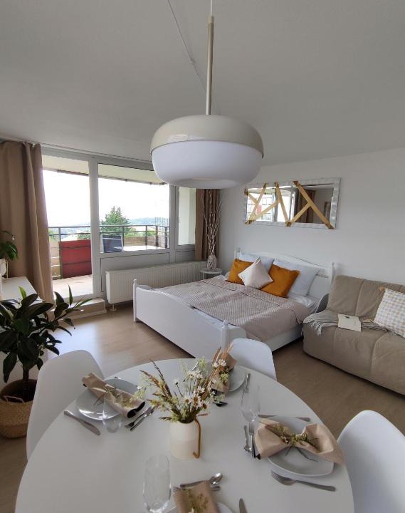 Sankt Englmar Apartment | Pools, Sauna und Balkon mit Panoramablick