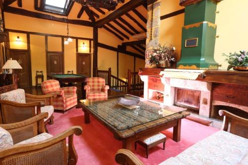 Almandoz House | Posada Palacio de Beola by Clabao