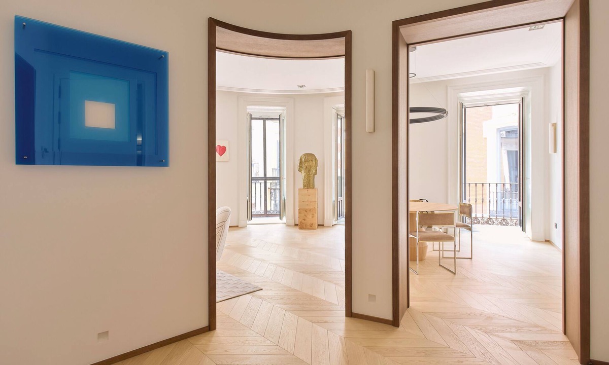 Golden Triangle of Art Apartment | Príncipe Executive Residence