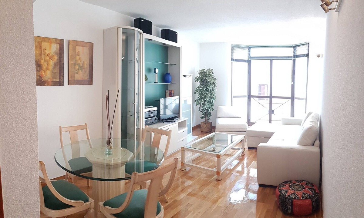 Cortes Apartment | PRADO MUSEUM CHIC (70m2, AC, WIFI, EasyCheckin, Garage)