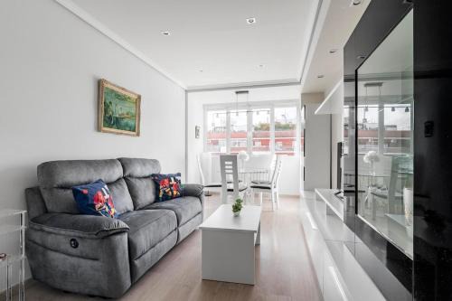 Ciudad Lineal Apartment | Precioso piso residencial muy luminoso, bien comunicado, de estancia temporal no turístico