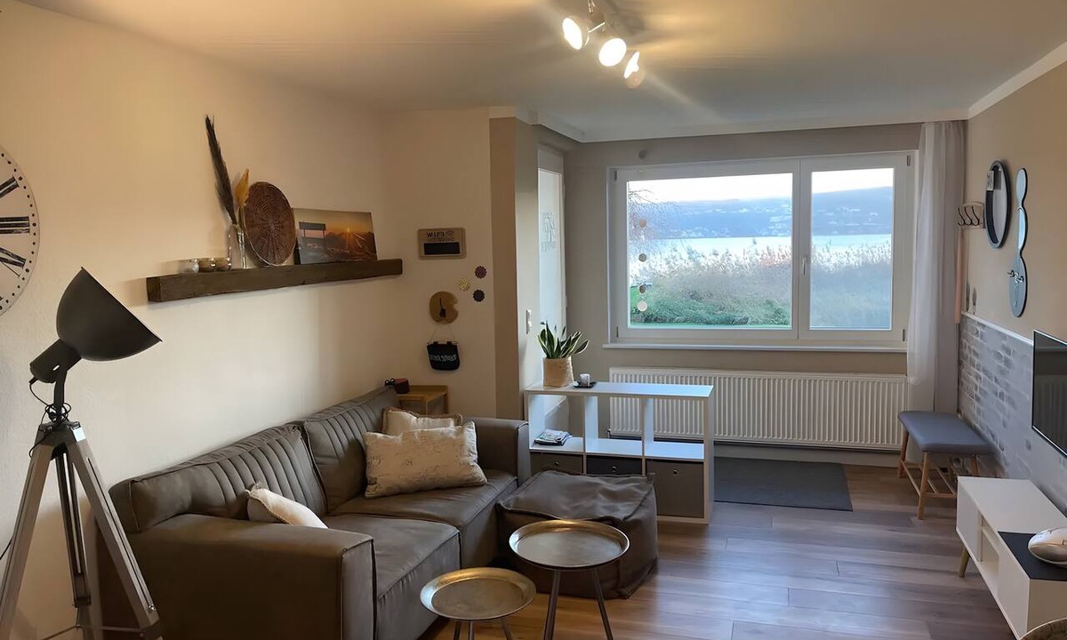 Reichenau Apartment | Premium Apartment 'Seezauber Directly on the Water' with Lake View, Private Terrace & Wi-Fi