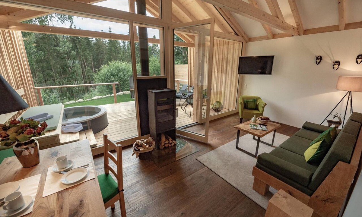Regen Apartment | Premium forest chalet with panoramic forest views and a heated hot tub on the terrace