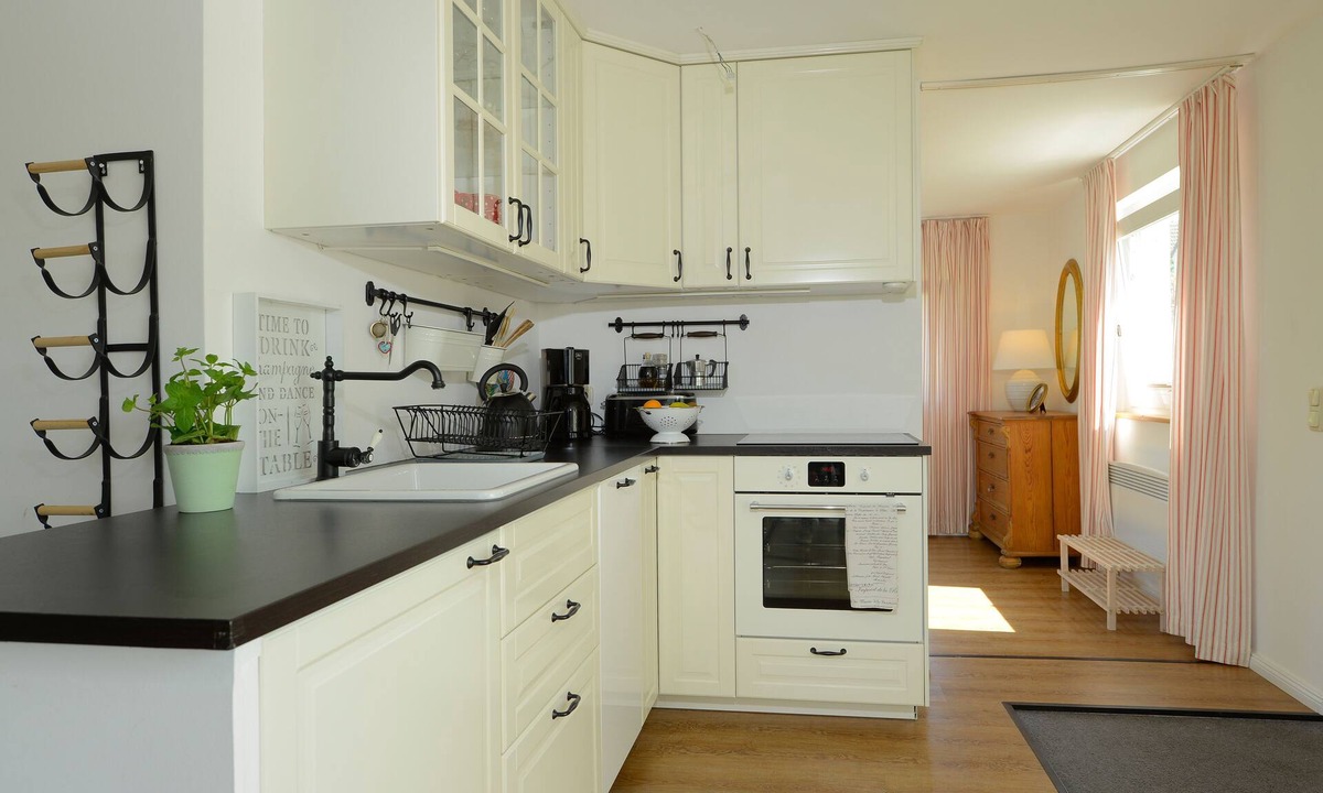 Boltenhagen House | Pretty bungalow with fireplace in Boltenhagen