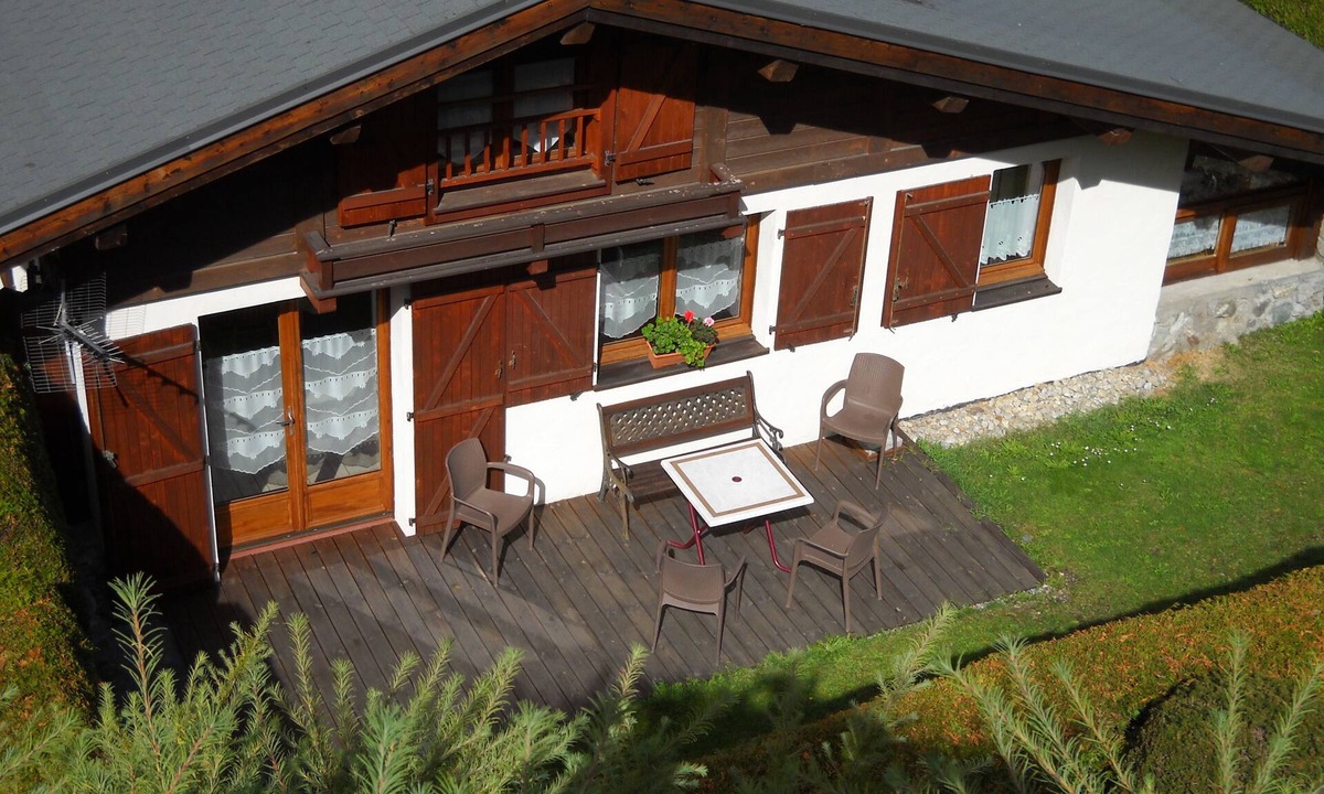 Les Bossons Ski Chalet | Pretty chalet, with mansard floor, south oriented, with 2 covered parking lots
