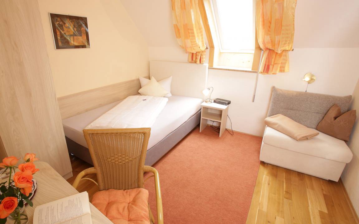 Kirchanschoring Resort | Private room ∙ 1 guest