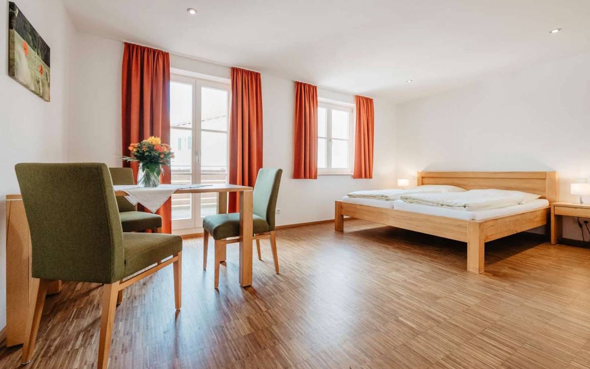 Regenstauf Resort | Private room ∙ 2 bedrooms ∙ 3 guests