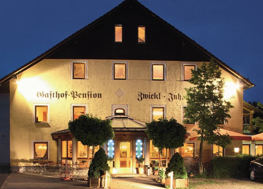 Deggendorf Resort | Private room ∙ 5 guests