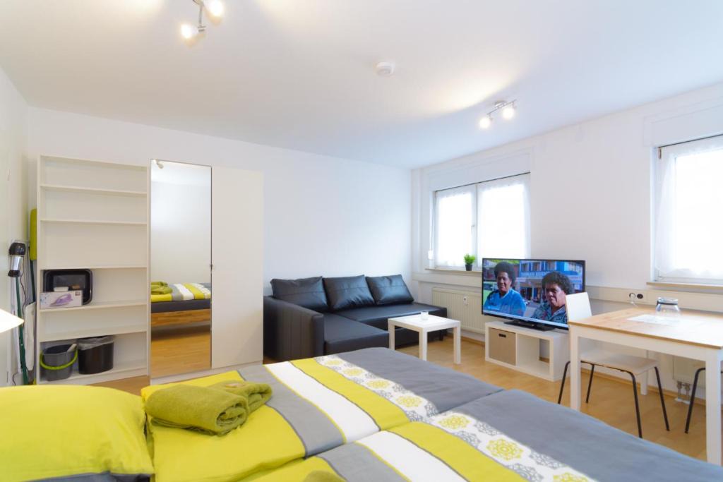 Weststadt House | Private rooms next to subway