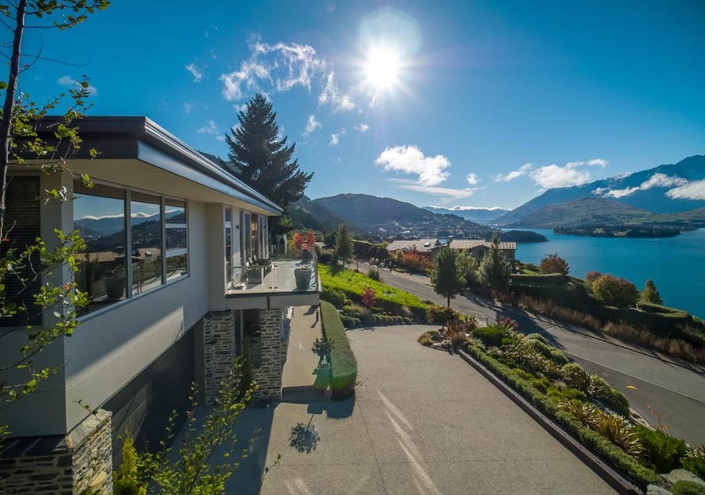 Fernhill House | Q by the Lake-Aspen Grove