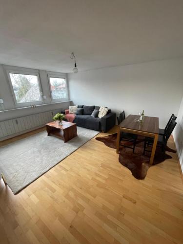 Neuhausen - Nymphenburg Apartment | Quiet Center Apartment - 10 min to Center & Oktoberfest - Free Parking - near Nymphenburg Palace & Botanical garden