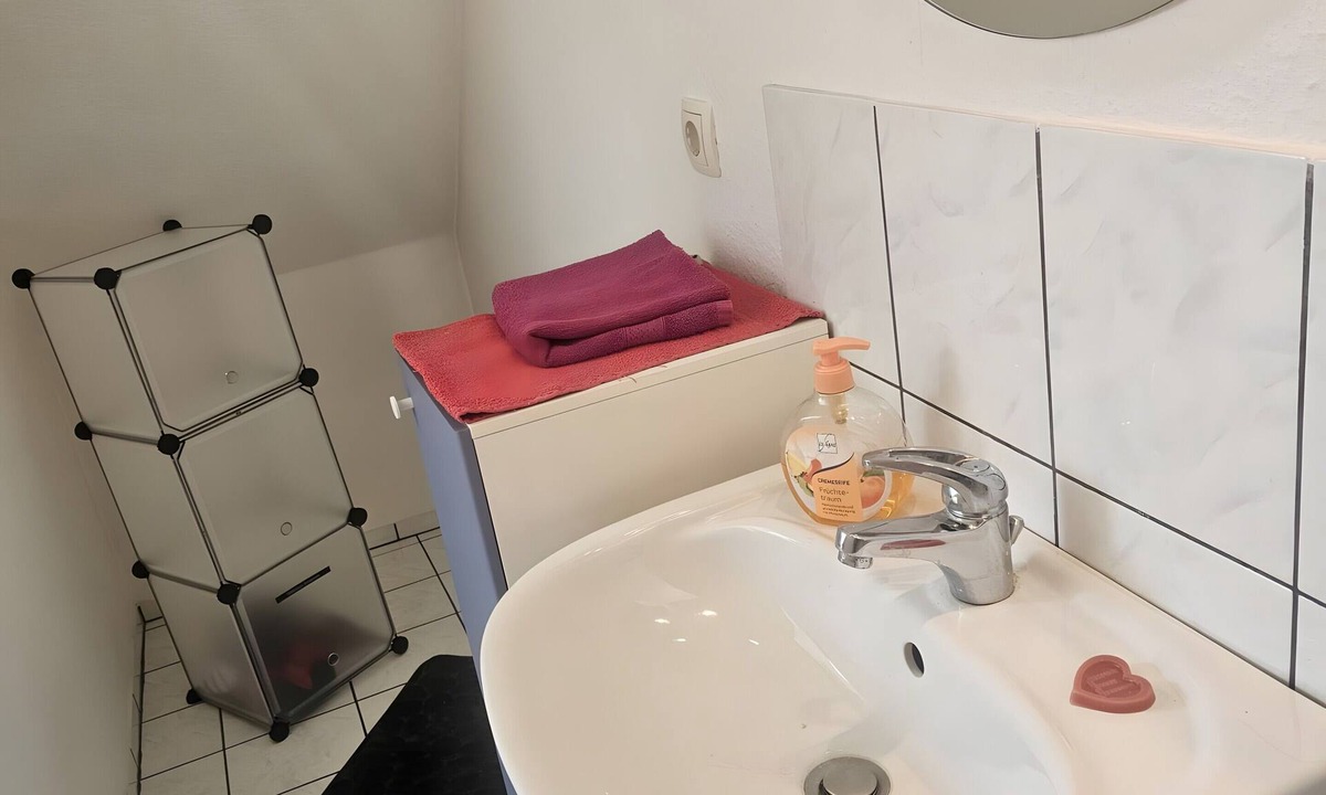 Hardterbroich-Pesch Apartment | Quiet Room with Private WC in Mönchengladbach