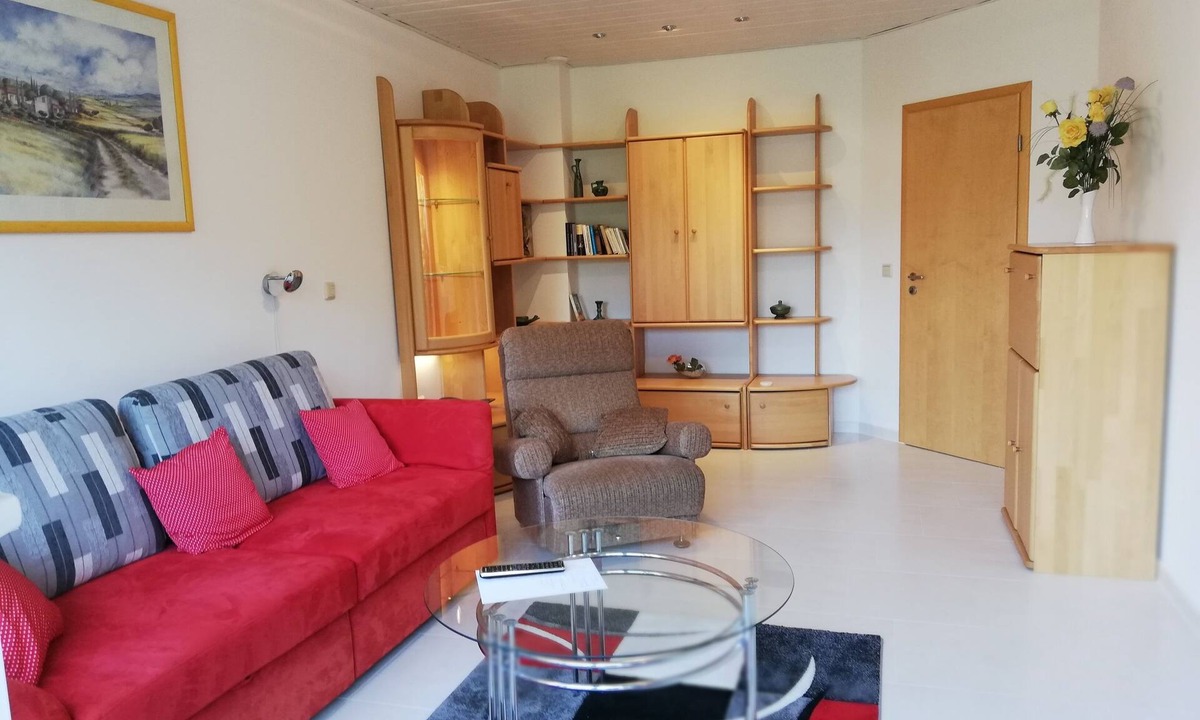 Leubnitz-Neuostra Apartment | Quiet, spacious, easily accessible, close to downtown, free parking right next door