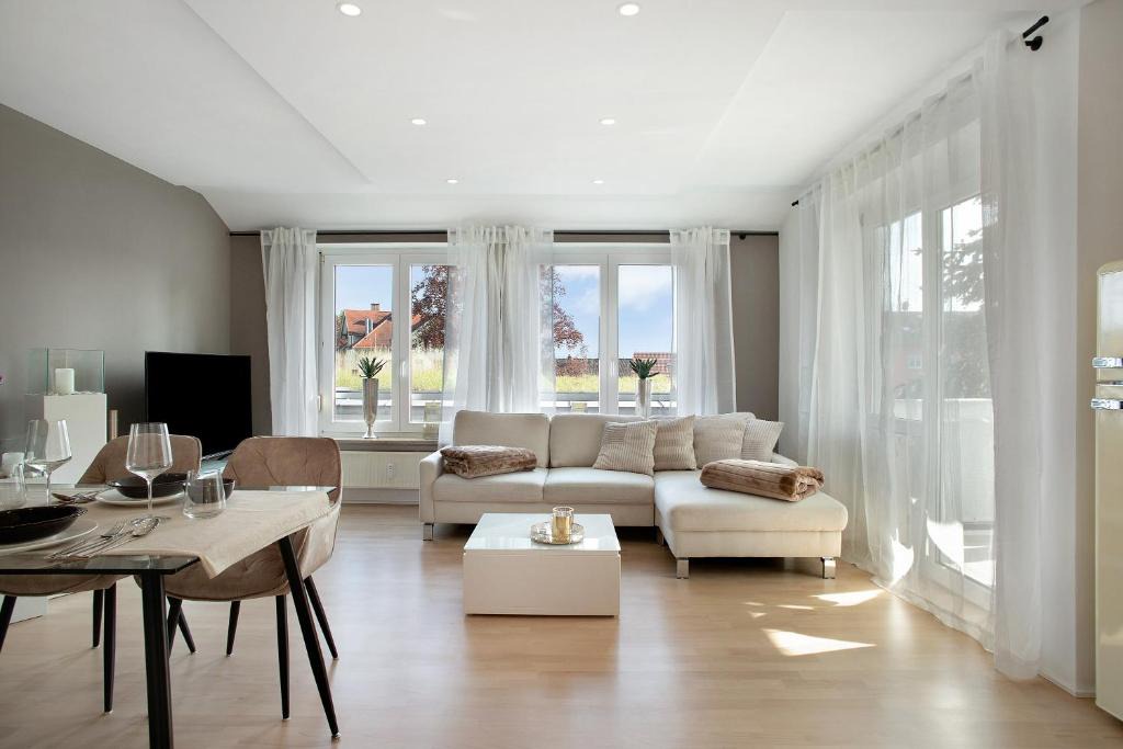Aschach Apartment | Römerpark Bergblick