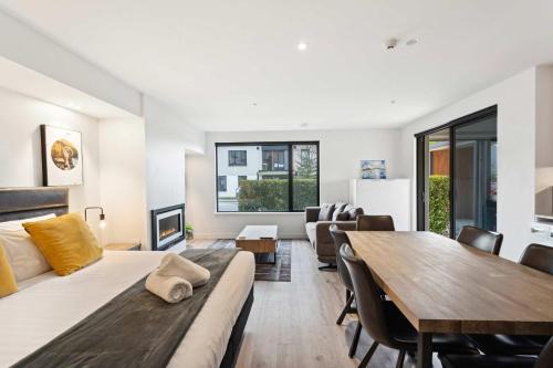 Arthur's Point Apartment | Rēhia at La residence du Parc