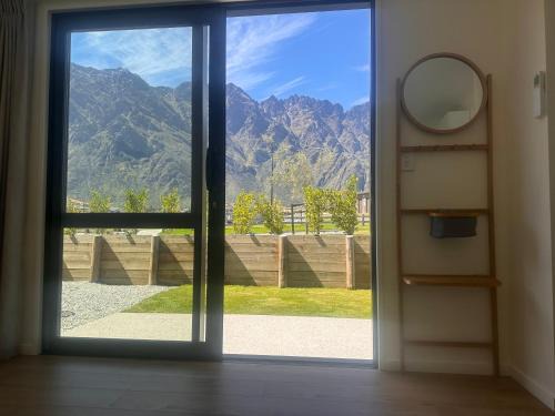 Kawarau Falls Apartment | Remarkables view