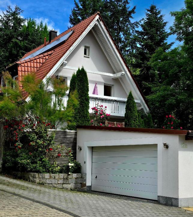 Mistelgau House | Resi's Zimmer mit Bad und Terrasse