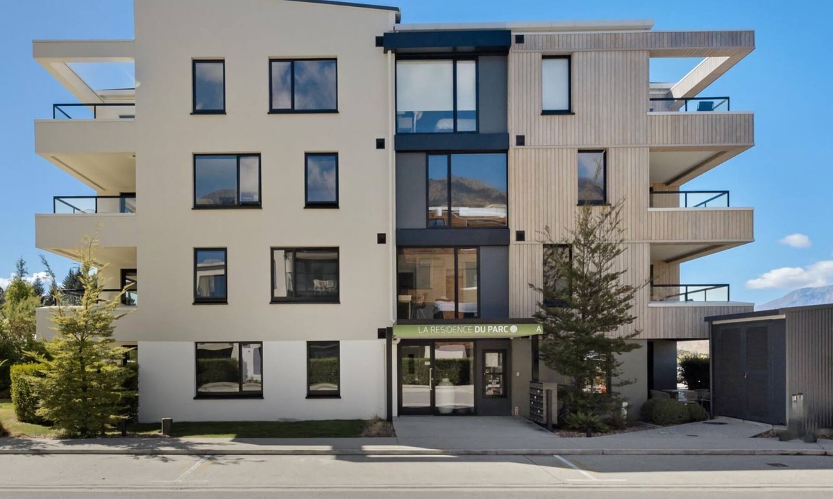 Arthur's Point Apartment | Residence Du Parc - Apt 5 at the base of Coronet Peak