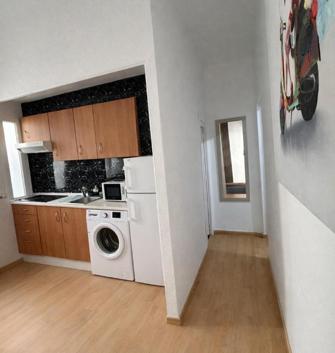 Ibiza House | Retiro Rooms Madrid Cerca del Parque Retiro y Movistar Arena