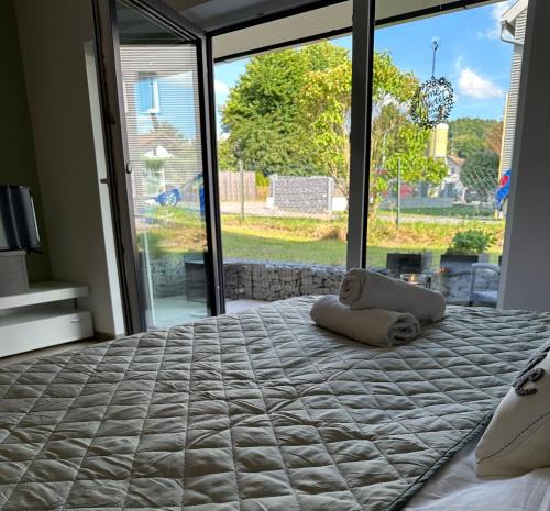 Deggendorf Apartment | River Room