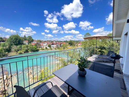 Grundl Apartment | "Riverside"