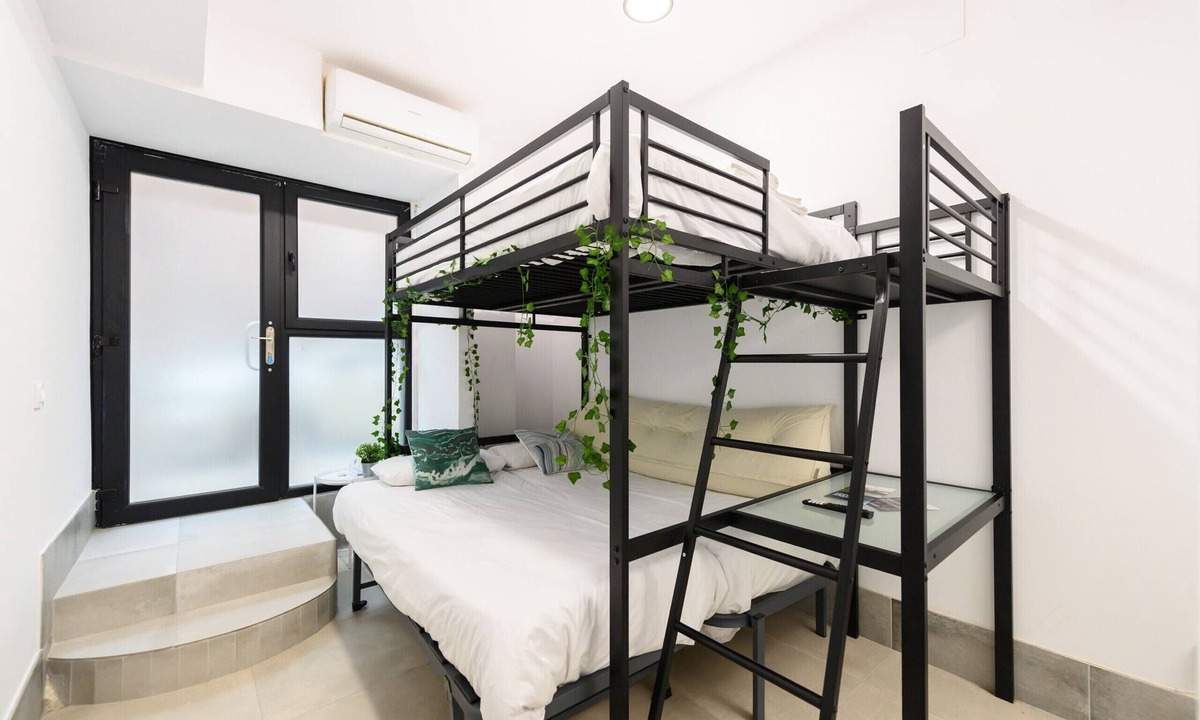 Salamanca Apartment | (RJS3) Cozy Studio in Salamanca District