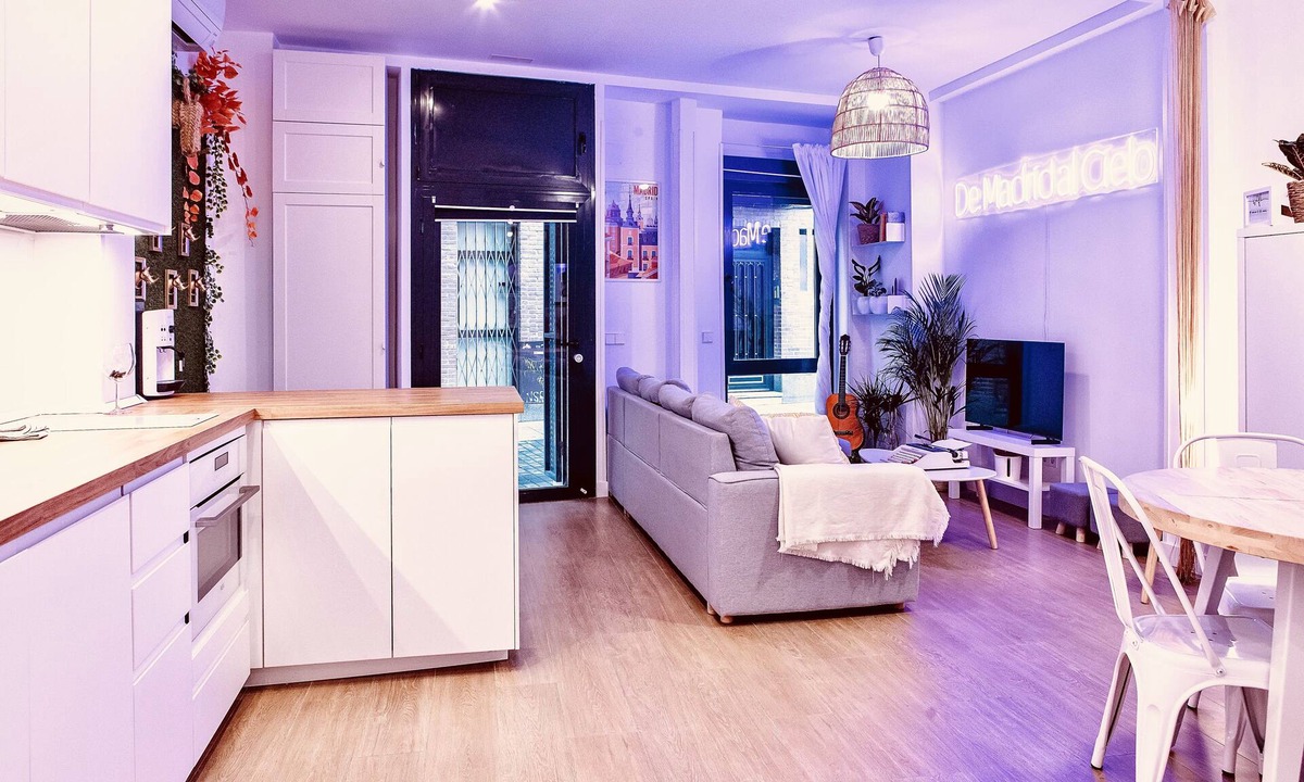 Embajadores Apartment | Rodas 3 *5* stars in the center of Madrid Free parking