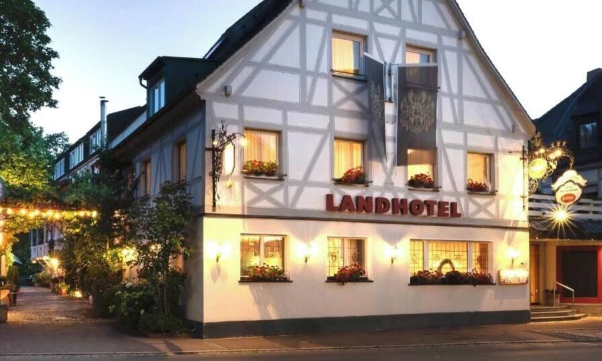 Adelsdorf Hotel | Romantik Landhotel 3Kronen